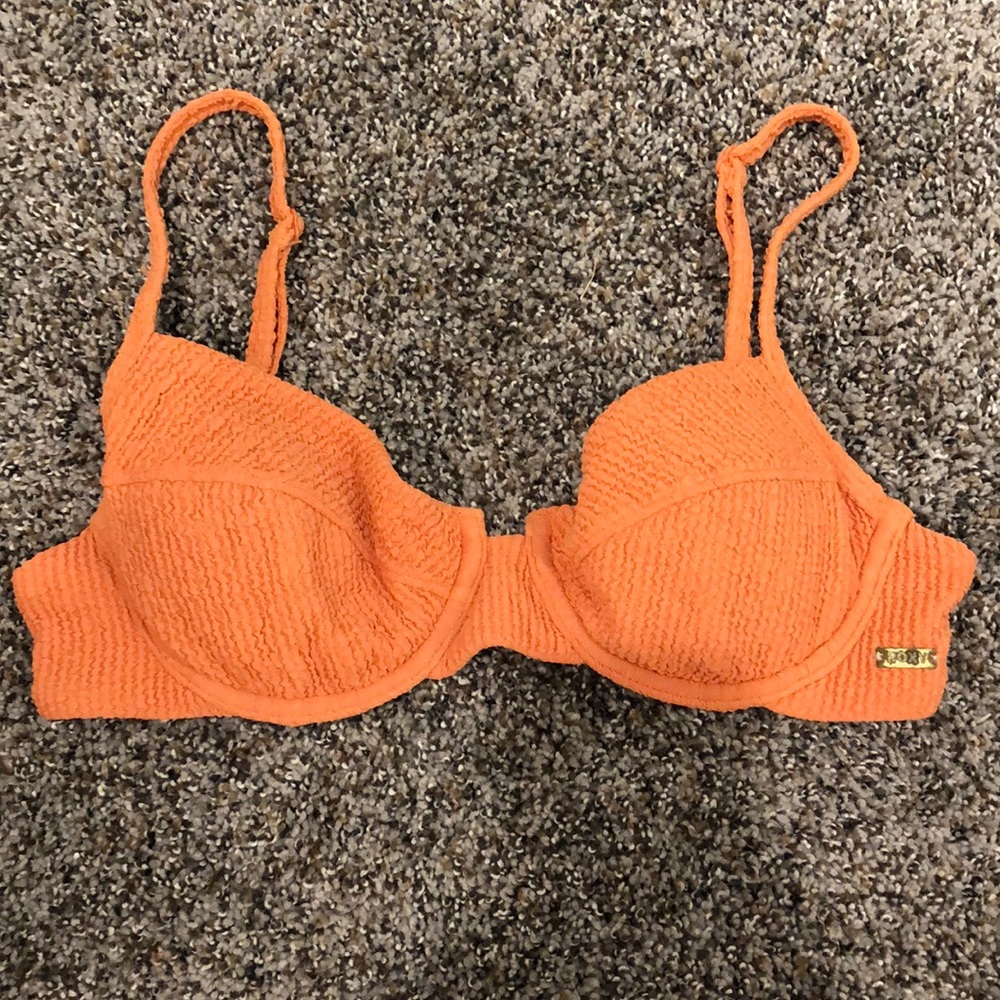 Roxy bathing suit top